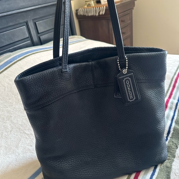 Coach Black Leather Shoulder Bag - Picture 3 of 10